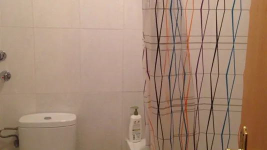 Rooms in Barcelona Ciutat Vella - photo 9