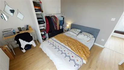 Room for rent in Grenoble, Auvergne-Rhône-Alpes