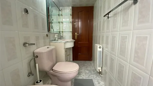 Rooms in Adaro - photo 7