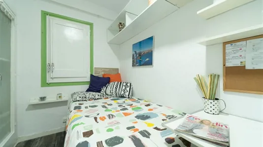 Rooms in Barcelona Eixample - photo 1