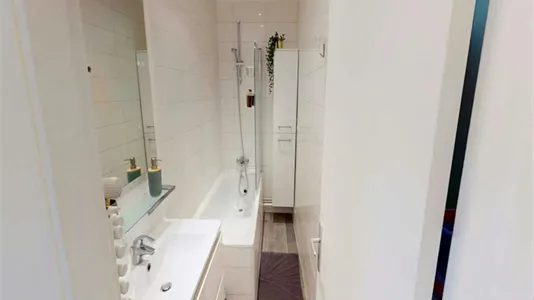 Rooms in Paris 8ème arrondissement - photo 10