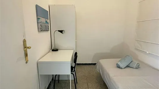 Rooms in Barcelona Sants-Montjuïc - photo 2