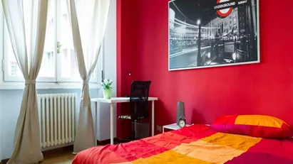Room for rent in Milano Zona 6 - Barona, Lorenteggio, Milan