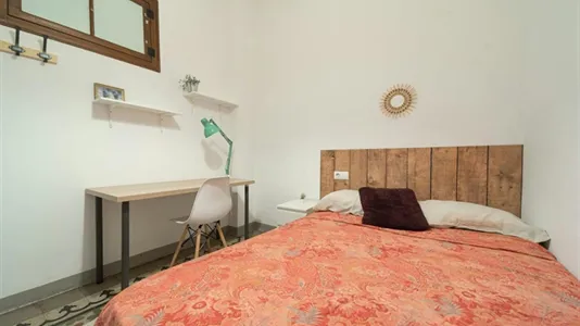 Rooms in Barcelona Eixample - photo 2