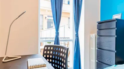 Room for rent in Milano Zona 8 - Fiera, Gallaratese, Quarto Oggiaro, Milan