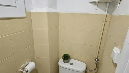 Rooms in Barcelona Eixample - photo 9