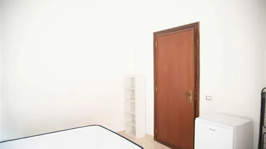 Rooms in Roma Municipio IX – EUR - photo 3
