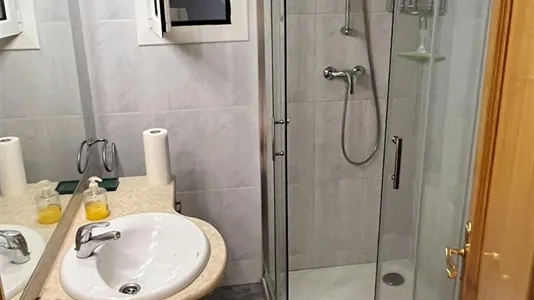 Rooms in Barcelona Eixample - photo 5