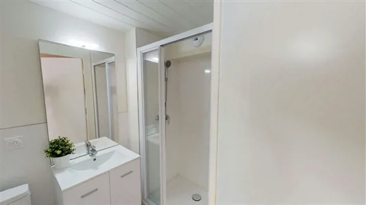Rooms in Toulouse - photo 3