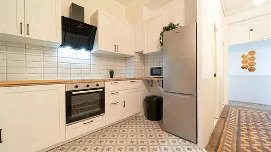 Rooms in Barcelona Eixample - photo 8
