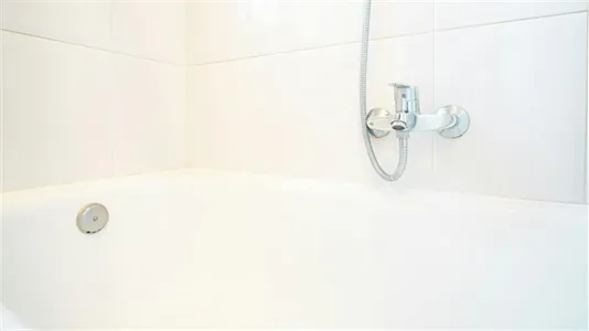 Rooms in Madrid Chamartín - photo 8