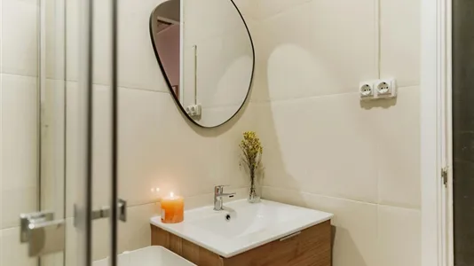 Rooms in Barcelona Ciutat Vella - photo 10