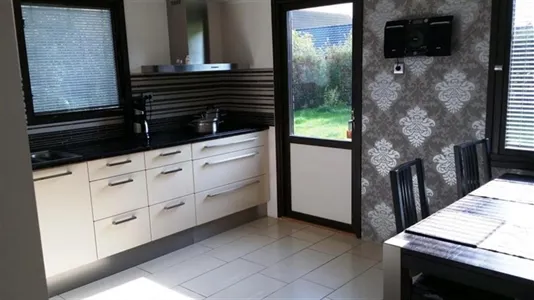 Apartments in Husie - photo 2