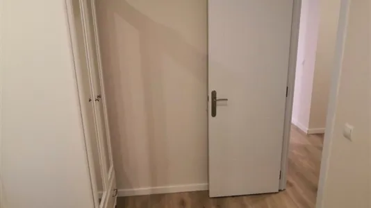 Rooms in Barcelona Eixample - photo 8