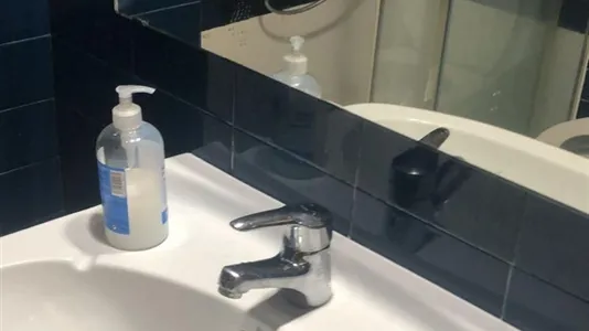 Rooms in Barcelona Eixample - photo 4