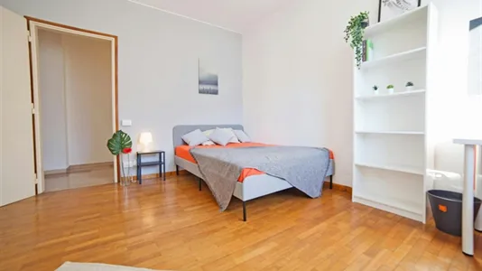 Rooms in Lecco - photo 1