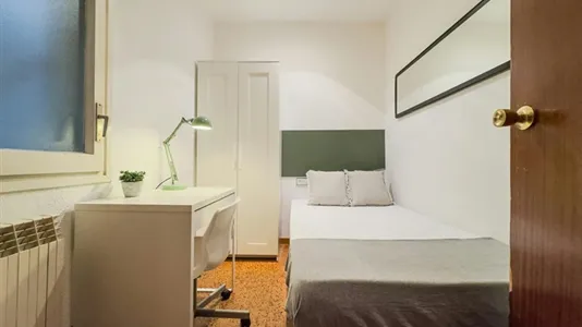 Rooms in Barcelona Eixample - photo 2