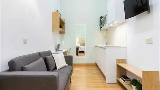 Rooms in Madrid Centro - photo 9