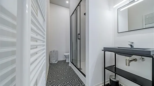 Rooms in Charleroi - photo 4