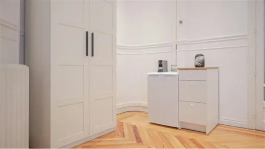 Rooms in Madrid Salamanca - photo 9
