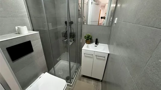 Rooms in Madrid Centro - photo 8