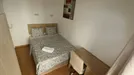 Room for rent, Lisbon (region), <span class="blurred street" onclick="ProcessAdRequest(14459457)"><span class="hint">See streetname</span>[xxxxxxxxxxxxx]</span>