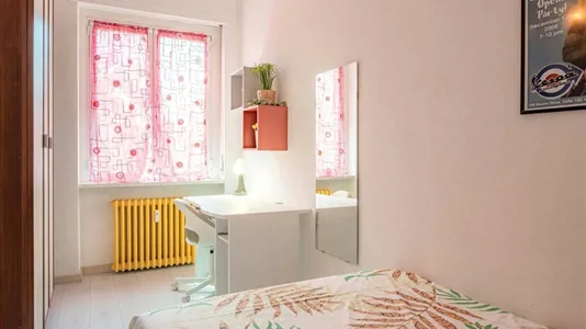 Rooms in Milano Zona 8 - Fiera, Gallaratese, Quarto Oggiaro - photo 2