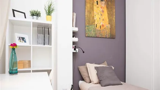 Rooms in Milano Zona 8 - Fiera, Gallaratese, Quarto Oggiaro - photo 2