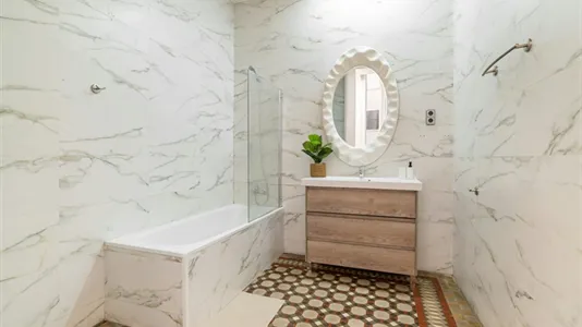 Rooms in Barcelona Ciutat Vella - photo 8