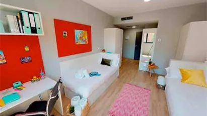 Room for rent in Madrid Moncloa-Aravaca, Madrid