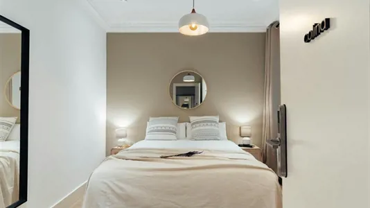 Rooms in Barcelona Eixample - photo 1