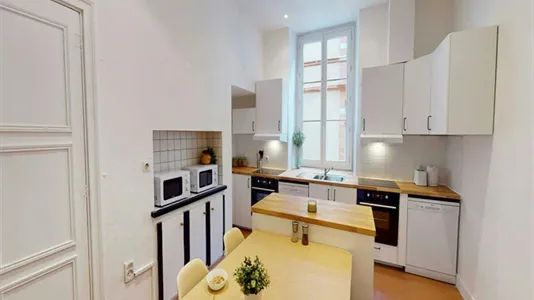Rooms in Toulouse - photo 9