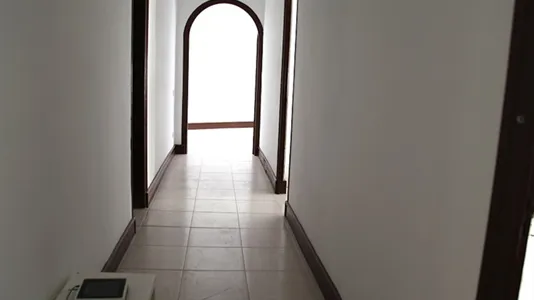 Rooms in Barcelona Ciutat Vella - photo 9