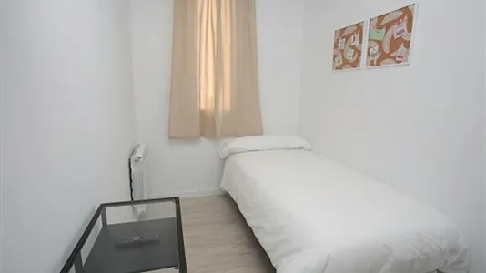 Rooms in Madrid Centro - photo 2