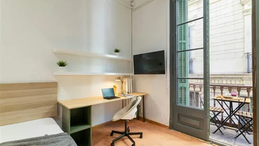 Rooms in Barcelona Ciutat Vella - photo 1