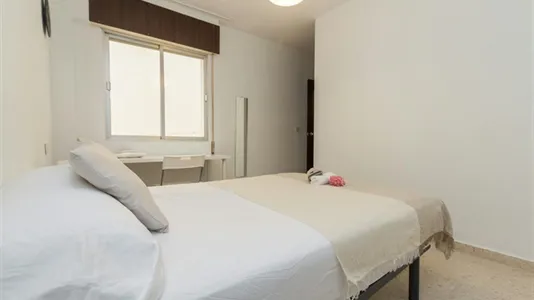 Rooms in Málaga - photo 5