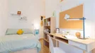 Room for rent, Turin, Piemonte, &lt;span class=&quot;blurred street&quot; onclick=&quot;ProcessAdRequest(13754497)&quot;&gt;&lt;span class=&quot;hint&quot;&gt;See streetname&lt;/span&gt;[xxxxxxxxxxxxx]&lt;/span&gt;