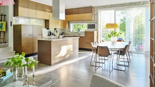 Houses in Sollentuna - photo 1