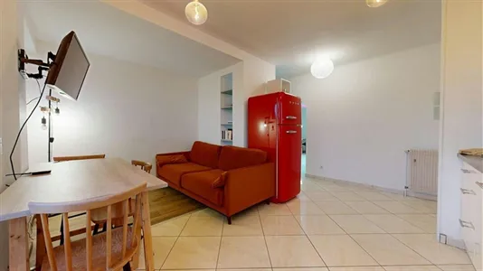 Rooms in Saint-Julien-en-Genevois - photo 10