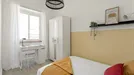 Room for rent, Lisbon (region), <span class="blurred street" onclick="ProcessAdRequest(13612356)"><span class="hint">See streetname</span>[xxxxxxxxxxxxx]</span>