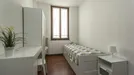 Room for rent, Milano Zona 2 - Stazione Centrale, Gorla, Turro, Greco, Crescenzago, Milan, &lt;span class=&quot;blurred street&quot; onclick=&quot;ProcessAdRequest(12202908)&quot;&gt;&lt;span class=&quot;hint&quot;&gt;See streetname&lt;/span&gt;[xxxxxxxxxxxxx]&lt;/span&gt;