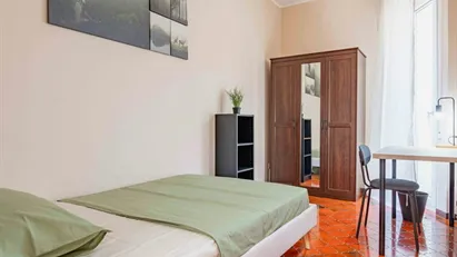 Room for rent in Milano Zona 8 - Fiera, Gallaratese, Quarto Oggiaro, Milan