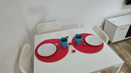 Rooms in Almería - photo 9