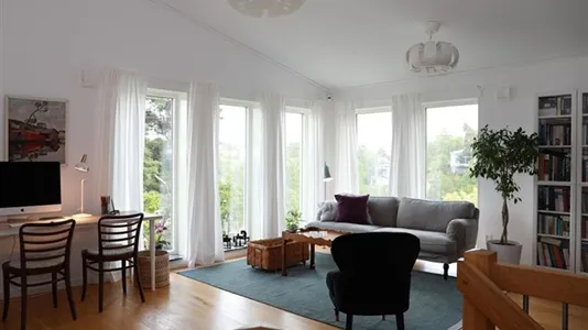 Houses in Nacka - photo 1