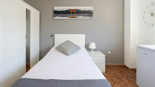 Rooms in Guadalajara - photo 2