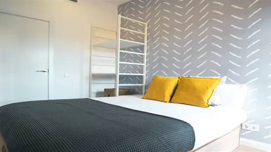 Rooms in Barcelona Ciutat Vella - photo 7