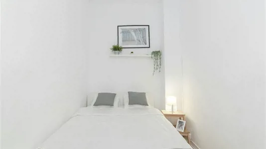Rooms in Barcelona Eixample - photo 2