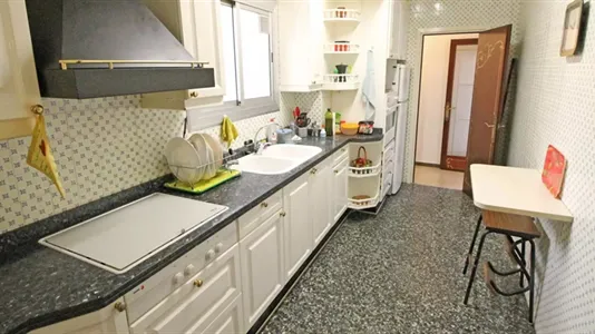 Rooms in Barcelona Eixample - photo 10