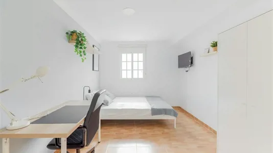 Rooms in Jerez de la Frontera - photo 1