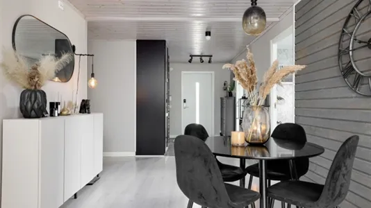 Houses in Örebro - photo 1